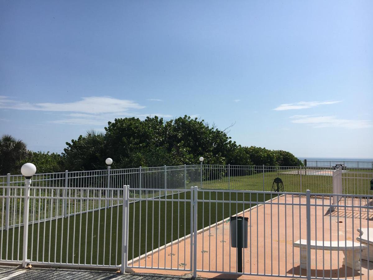 סאטלייט ביץ' Paradise Beach Club - Oceanfront And Penthouse מראה חיצוני תמונה
