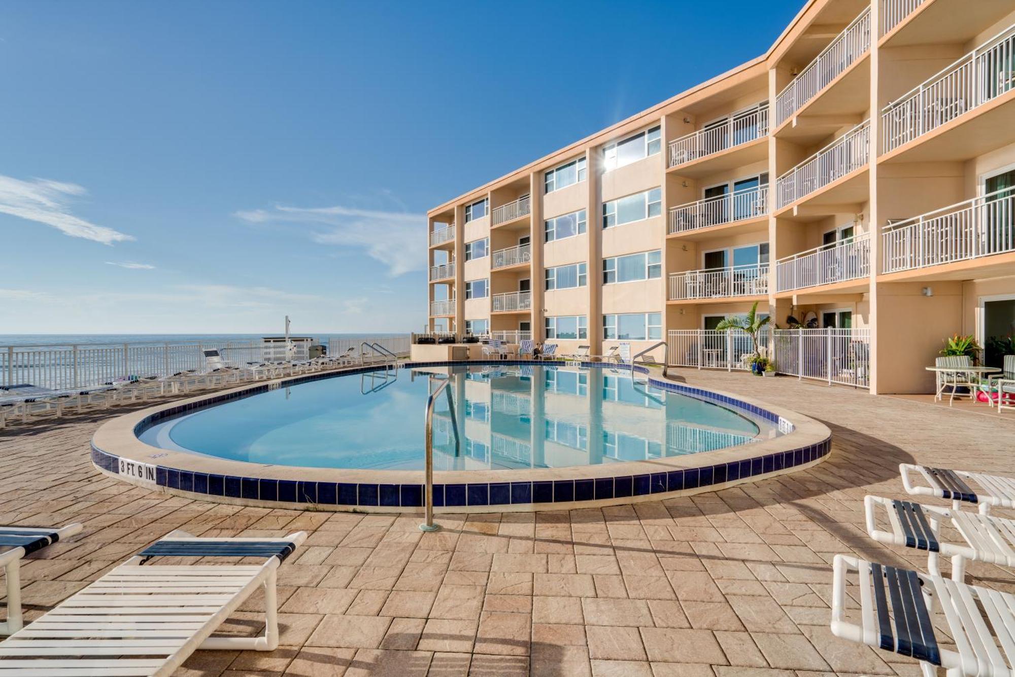 סאטלייט ביץ' Paradise Beach Club - Oceanfront And Penthouse מראה חיצוני תמונה